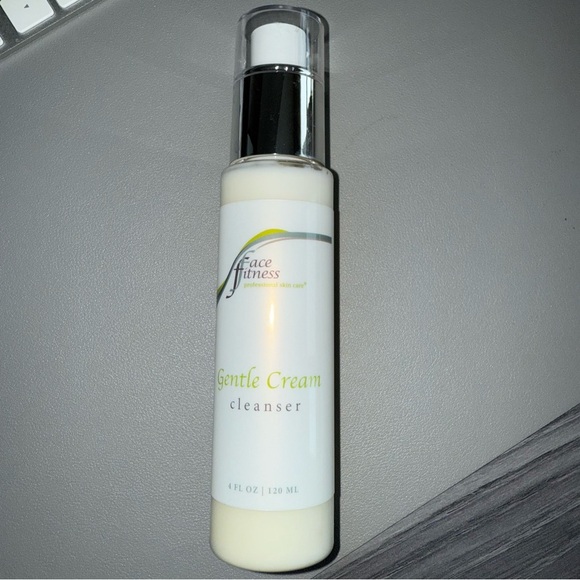 Face Fitness - Gentle Cream Cleanser - Picture 1 of 2